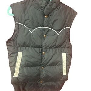 Black Sleeveless Puffer Jacket with High Collar and Quilted Design pre-love